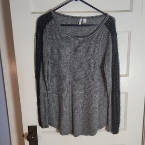 Chic Black and Gray Women's Sweater